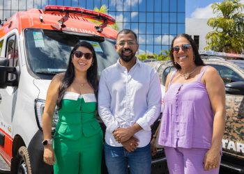 Candeias: prefeito Eriton recebe novos veículos para atuação na área da saúde e segurança pública