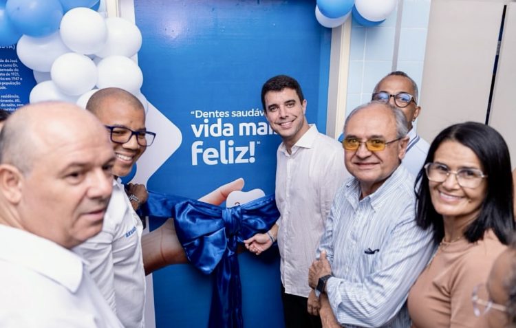 Prefeito Cyro Novais inaugura Consultório Odontológico Noturno de Urgências e Emergências e a nova Área de Convivência do Hospital Municipal de Serrinha
