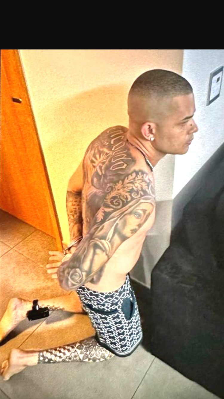 Bahia: Criminoso e Influenciador Ramhon Dias Tenta Enganar a Polícia em Operação Milionária, Arma na Cama e Celular Jogado no Mato!