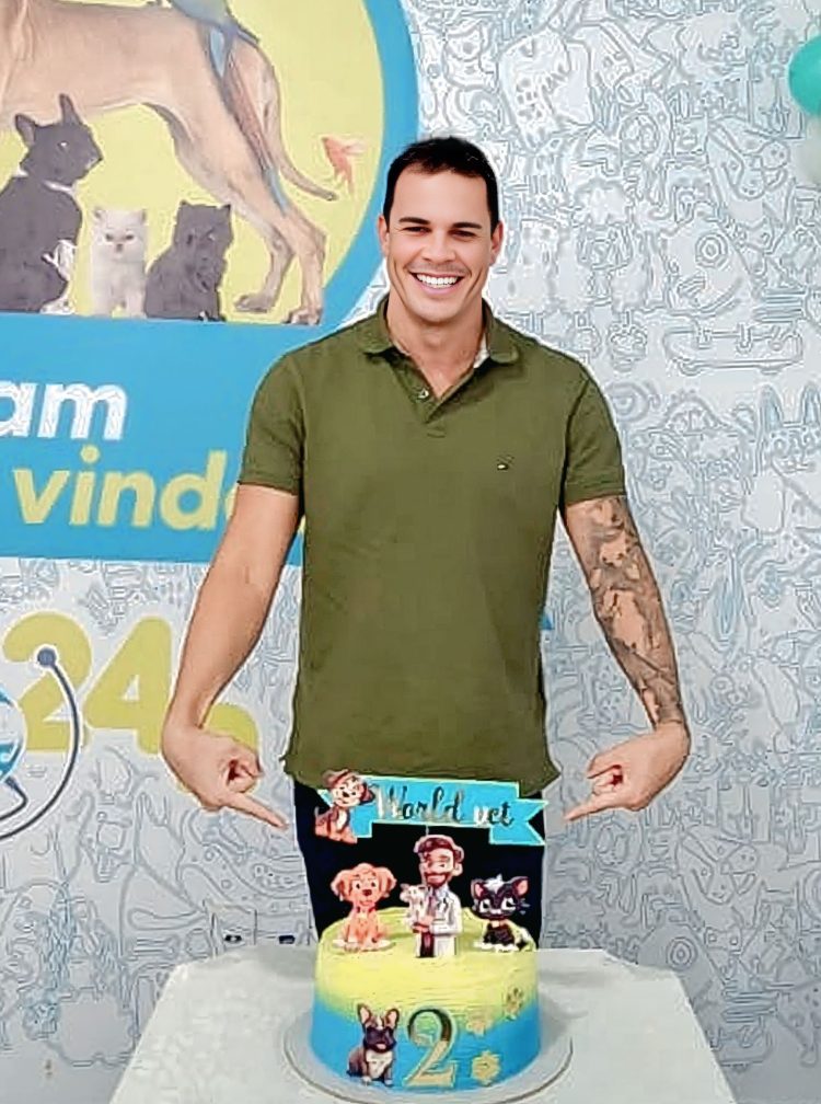 Clínica World Vet Candeias completa um ano de atendimento 24 horas com êxito