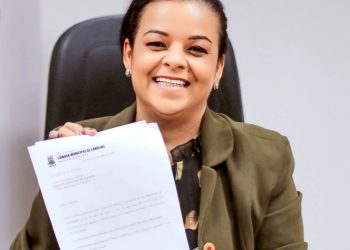 Candeias: Presidente da Câmara, Rosana de Bobó, lidera aprovação de reajuste de 8% para servidores efetivos de Candeias