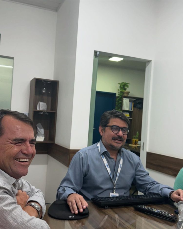 Prefeito Almir de Barrocas se reúne com superintendente da Embasa para discutir melhor atenção aos munícipes