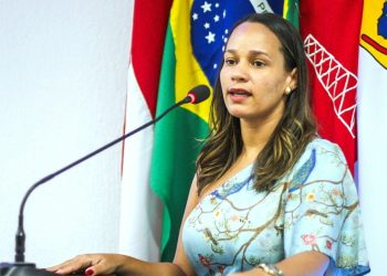 Primeira-dama de Candeias Tarcila Ramos destaca experiência em saúde pública em sessão de homenagem aos agentes comunitários de saúde