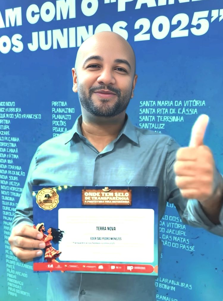 Prefeito de Terra Nova, Eder Menezes, celebra reconhecimento por transparência nos festejos juninos 2025
