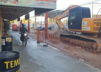 FS: Moradores de Feira VII reivindicam atenção urgente dos poderes públicos diante do descaso da Embasa e das obras inacabadas na rua Comendador Gomes