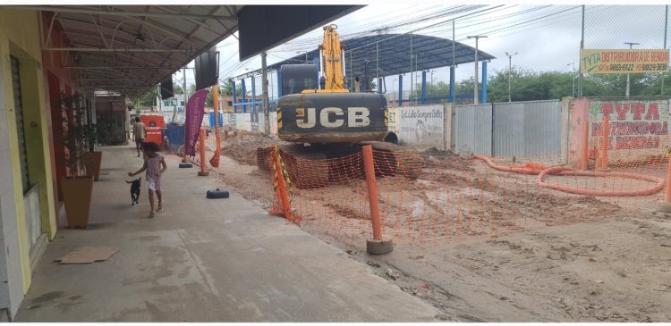 Embasa é cobrada por atrasos em obras na rua Comendador Gomes, em Feira de Santana, e prejudica moradores e comerciantes 1 Embasa é cobrada por atrasos em obras na rua Comendador Gomes, em Feira de Santana, e prejudica moradores e comerciantes