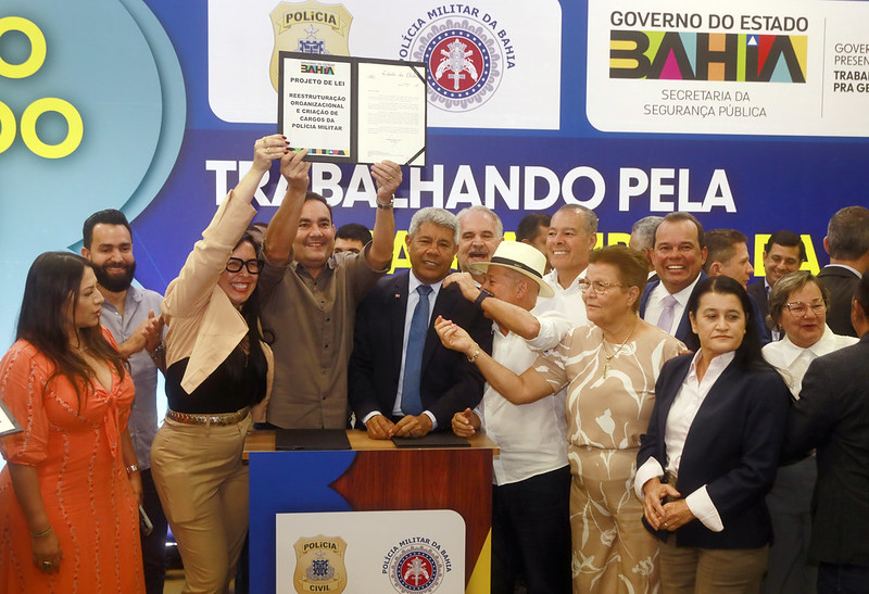 Alagoinhas: Nova Viatura para a Polícia Civil e Projeto para PM Impulsionados por Prefeito , Ex Prefeito e Deputada Estadual 2 54715130228 4a46a22d54 c