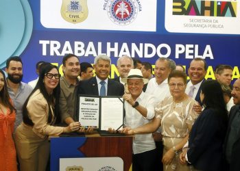 Alagoinhas: Nova Viatura para a Polícia Civil e Projeto para PM Impulsionados por Prefeito , Ex Prefeito e Deputada Estadual 3 Alagoinhas: Nova Viatura para a Polícia Civil e Projeto para PM Impulsionados por Prefeito , Ex Prefeito e Deputada Estadual