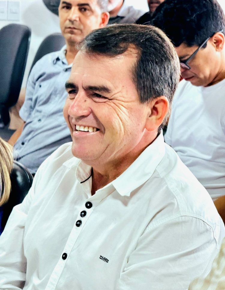 Prefeito de Barrocas, Almir de Maciel, destaca-se na assembleia dos prefeitos da CONSISAL pelos 15 anos do consórcio 1 Prefeito de Barrocas, Almir de Maciel, destaca-se na assembleia dos prefeitos da CONSISAL pelos 15 anos do consórcio