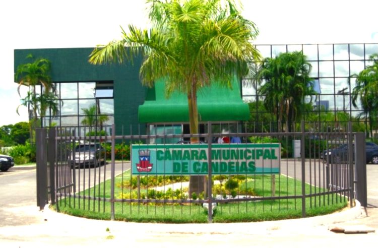 Presidente da Câmara a ver. Rosana de Bobó defende integridade de servidores durante investigação em Candeias