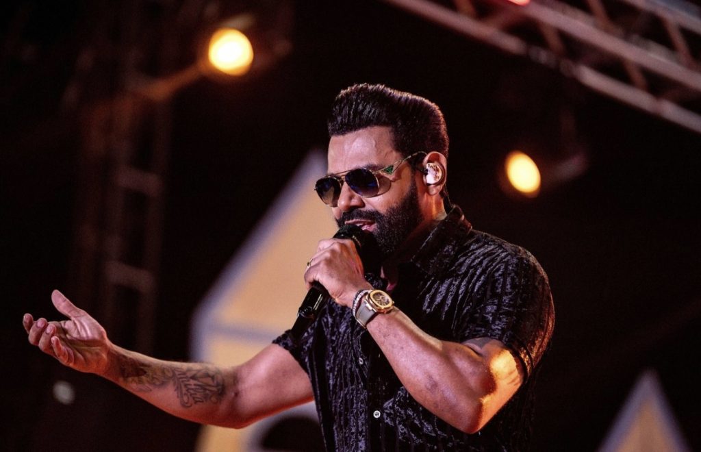 Candeias celebra 67 anos com mais de 30 mil pessoas na terra do arrocha, destaque para Tayrone, um dos precursores do ritmo 5 screenshot 20250815 143105 whatsapp