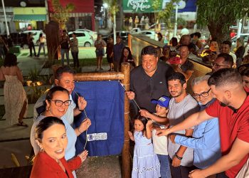 Prefeito Heldinho Macedo e ex-prefeito Luciano Pinheiro celebram avanços em Euclides da Cunha com a nova Praça Duque de Caxias 4 Prefeito Heldinho Macedo e ex-prefeito Luciano Pinheiro celebram avanços em Euclides da Cunha com a nova Praça Duque de Caxias