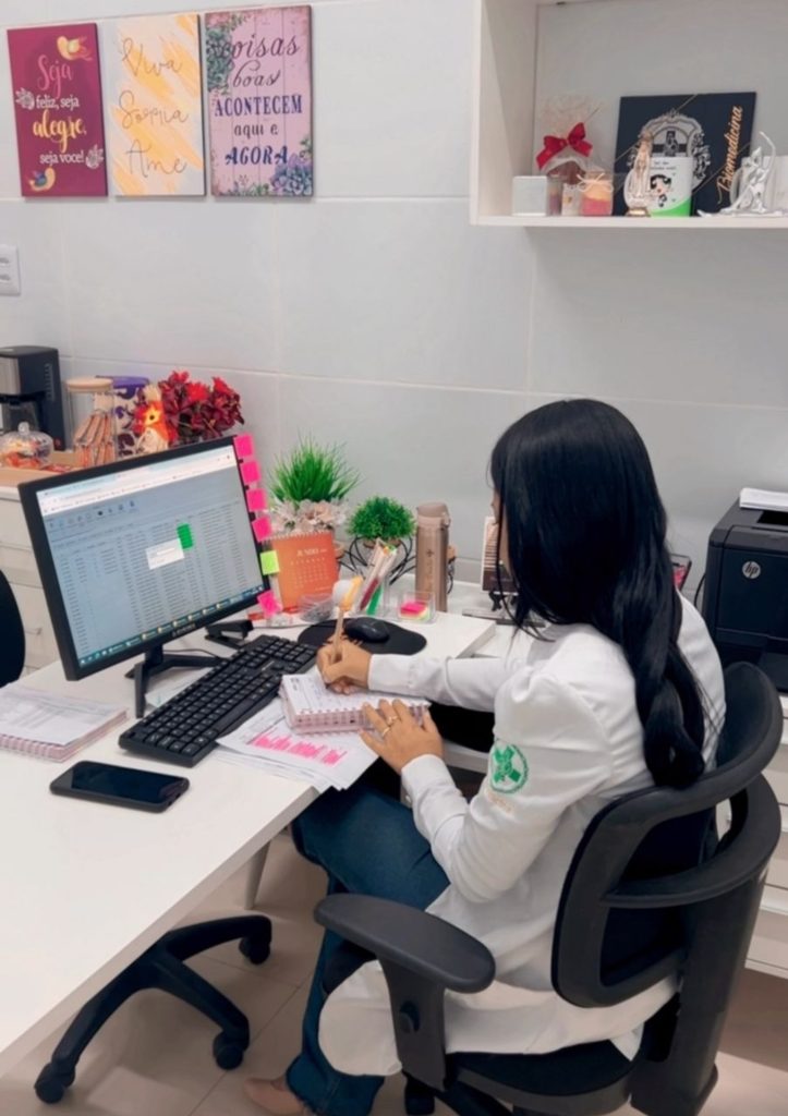 Laboratório ISAS, referência em excelência, humanização e saúde pública, atua no Hospital Geral em Candeias, sob a liderança da Biomédica Aline Dantas 2 screenshot 20250917 215650 whatsapp