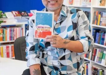 Cartas fora do armário chega a Salvador com relatos emocionantes de homens gays para seus pais