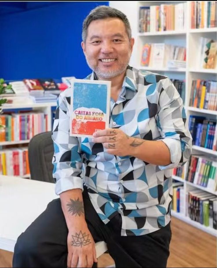 Cartas fora do armário chega a Salvador com relatos emocionantes de homens gays para seus pais