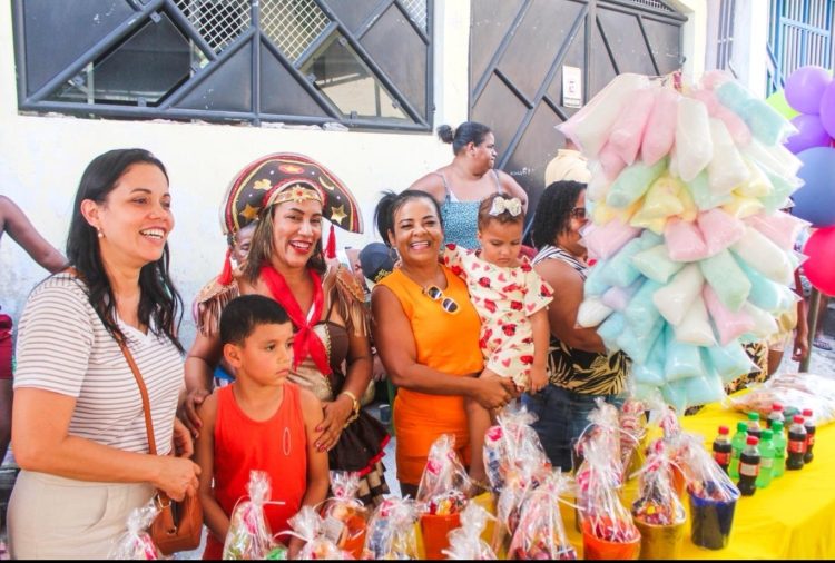 Turminha da Tia Rosa: sucesso e alegria na comemoração do mês das crianças em Candeias