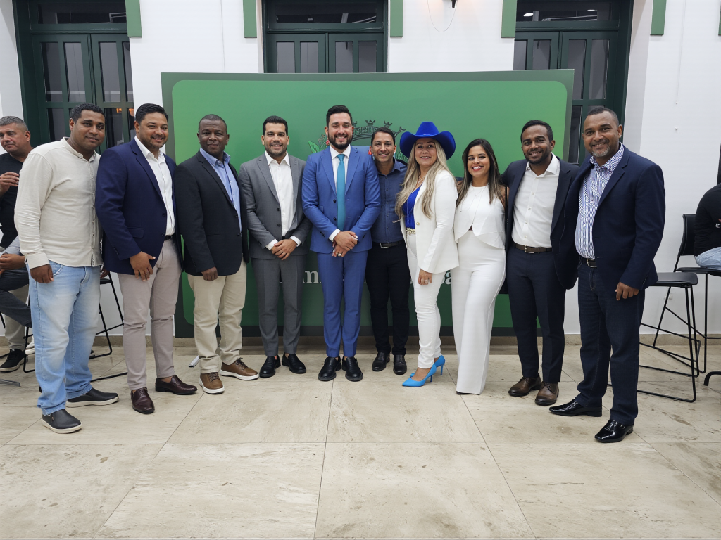 Vereador Josivaldo Santana entrega Título de Cidadão Feirense e Medalha Maria Quitéria a importantes líderes políticos da Bahia 4 1765329204009