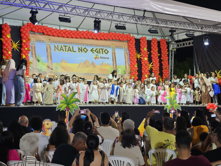 Escola Prisma encerra o ano letivo com o musical “Natal na Praça – A Promessa Nasceu” e reafirma excelência educacional em Feira de Santana 1 Escola Prisma encerra o ano letivo com o musical “Natal na Praça – A Promessa Nasceu” e reafirma excelência educacional em Feira de Santana
