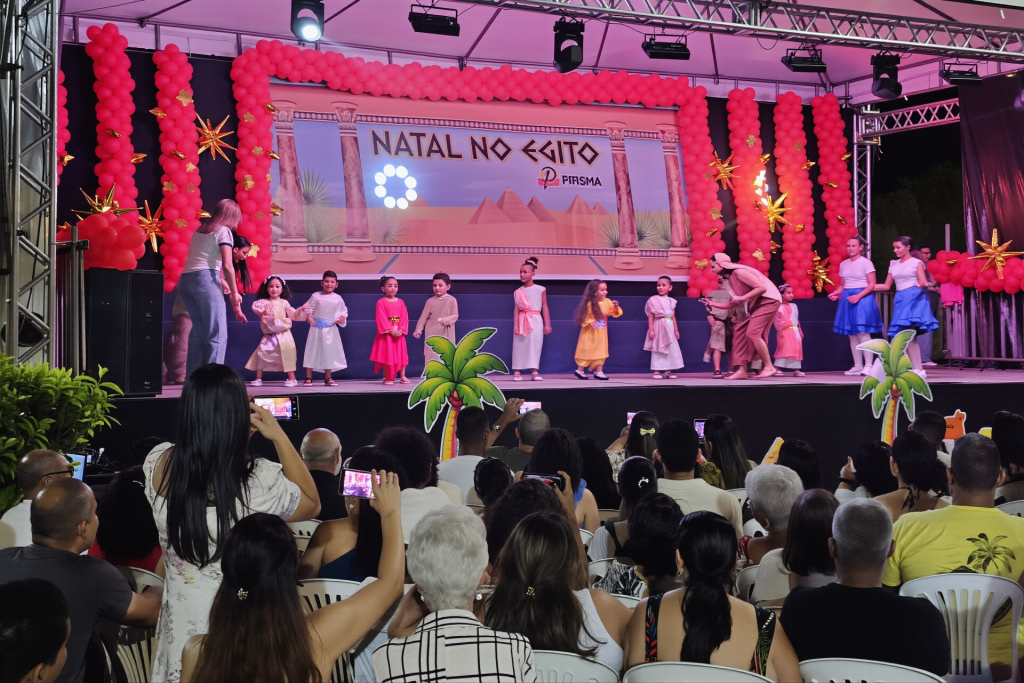 Escola Prisma encerra o ano letivo com o musical “Natal na Praça – A Promessa Nasceu” e reafirma excelência educacional em Feira de Santana 3 1765835691960