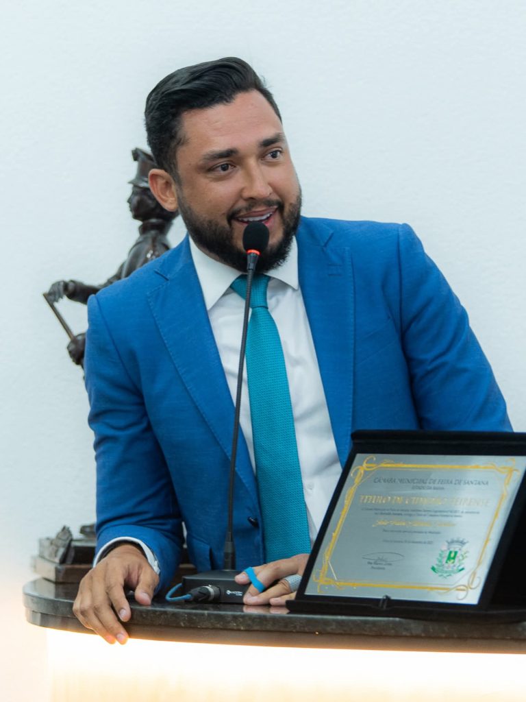 Vereador Josivaldo Santana entrega Título de Cidadão Feirense e Medalha Maria Quitéria a importantes líderes políticos da Bahia 7 fb img 1765329740113